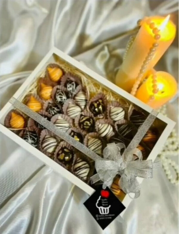 جعبه شیرینی لبه پهن سایز 30 در 20 ارتفاع 5